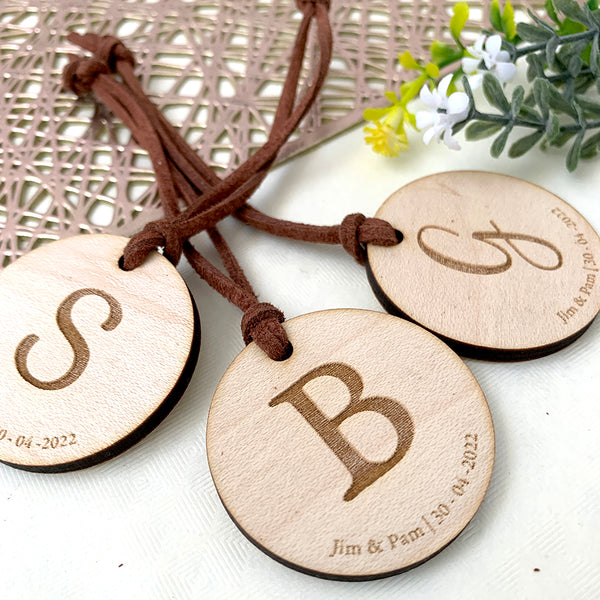 Llaveros para bodas con iniciales