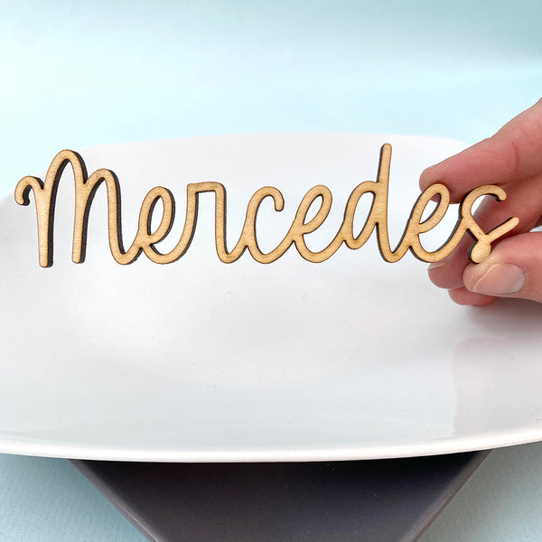 Nombres de madera personalizables para bodas