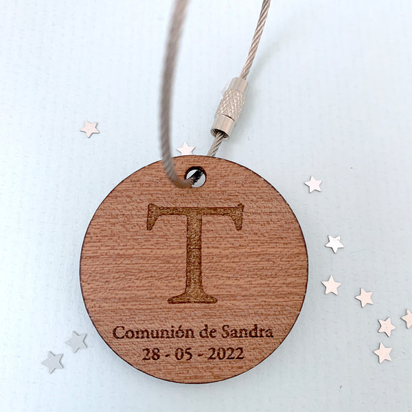Llaveros de madera con iniciales