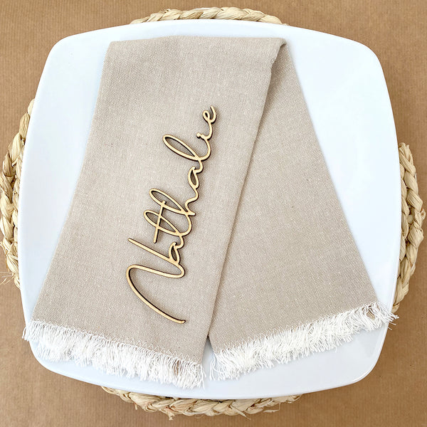 Nombres de madera personalizables para bodas